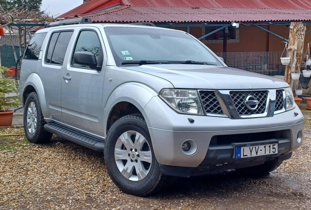 Nissan Pathfinder 2.5 D LE (Automata)