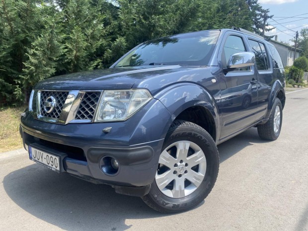 Nissan Pathfinder 2.5 Tdi XE bőr. tető ablak. ü...
