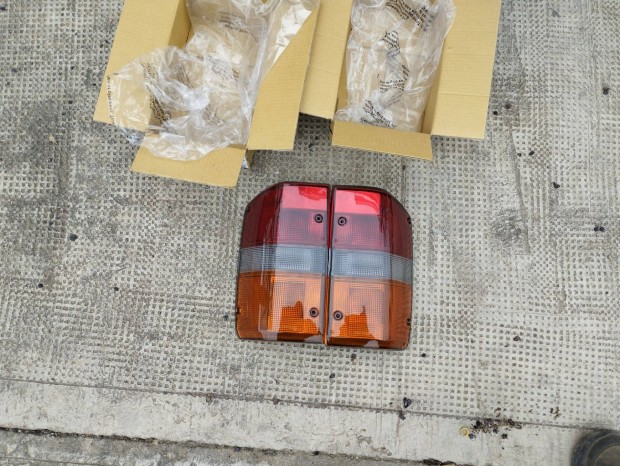 Nissan Patrol Y60 H�ts� l�mp�k Jobb l�mpa �s bal l�mpa