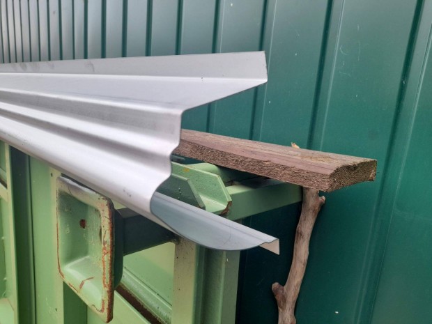 Nissan Patrol Y61 k�ls� k�sz�b panel