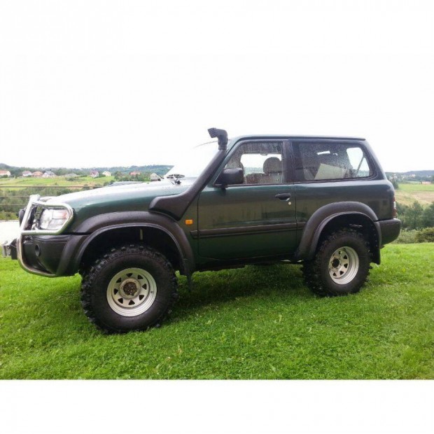 Nissan Patrol Y61 snorkel