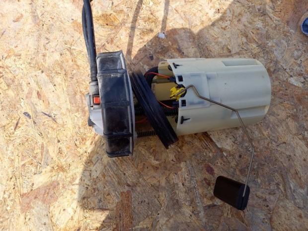 Nissan Primera P12 (2001-2007) 2.2Dci Diesel �zemanyagszintjelz�