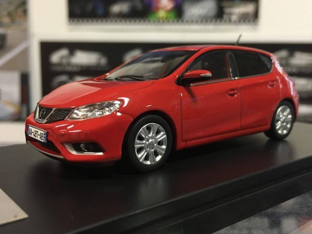 Nissan Pulsar 2015 1:43 1/43 Premium X