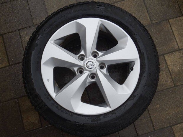 Nissan Qashqai 17" 5x114,3 ET40 gy�ri alufelni 215/60R17 Nexen 4S