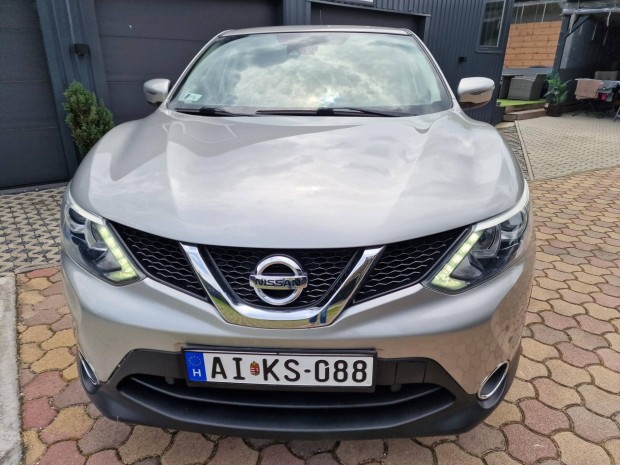 Nissan Qashqai 1.2 DIG-T N-Tec Vezetett Szerviz...