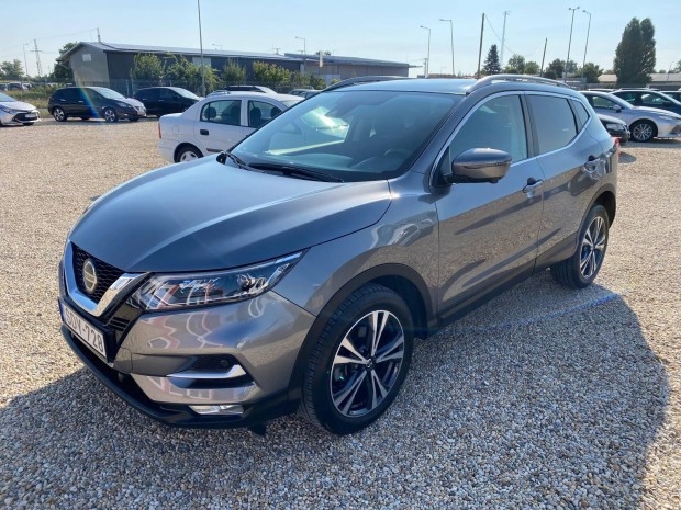 Nissan Qashqai 1.3 DIG-T N-Connecta DCT Panorm...