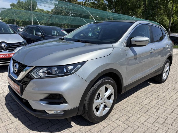 Nissan Qashqai 1.3 DIG-T N-Connecta Teljes szer...