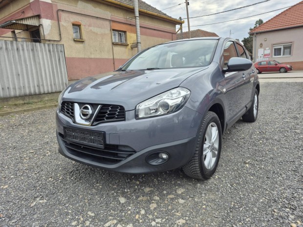 Nissan Qashqai 1.6 Acenta Friss m�szaki/vez.sze...