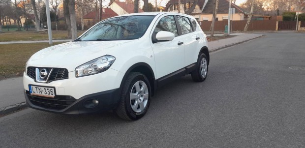 Nissan Qashqai 1.6 Acenta Magyar szervizknyv h...