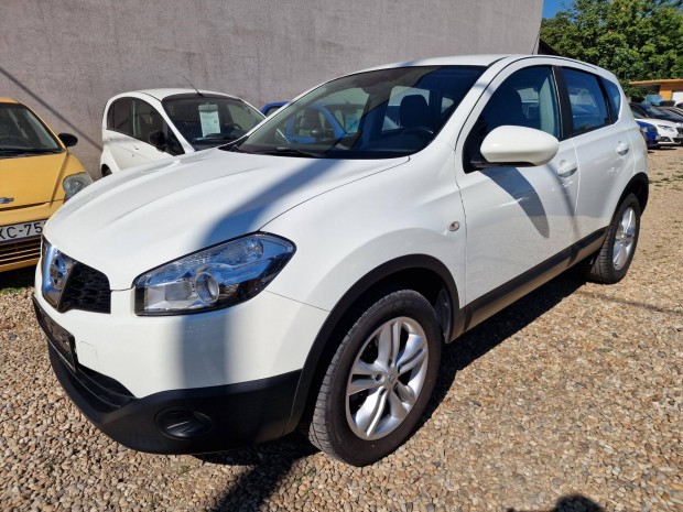 Nissan Qashqai 1.6 Acenta Makulátlan állapotban...