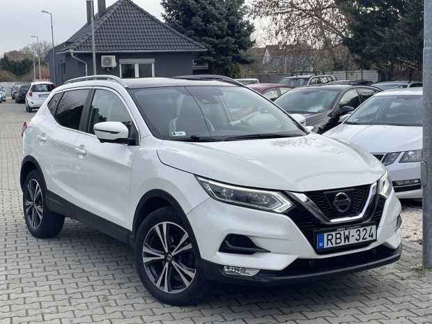 Nissan Qashqai 1.6 DIG-T N-Connecta Mo-i.1 tula...
