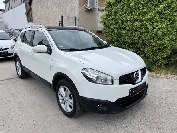 Nissan Qashqai 1.6 Tekna 89.000 km.Navi.tempoma...