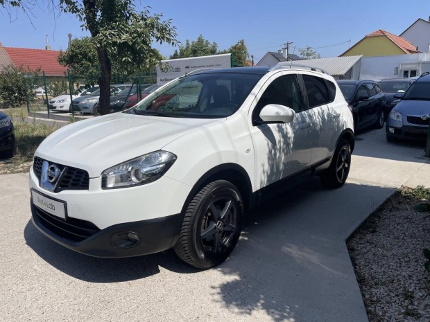 Nissan Qashqai 1.6 Tekna Szép állapot.panorámat...