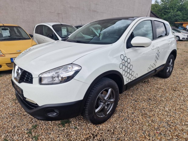 Nissan Qashqai 1.6 Visia Panoráma üvegtető! Fri...