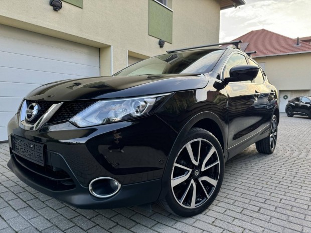 Nissan Qashqai 1.6 dCi Black Edition 4WD 1.-tul...