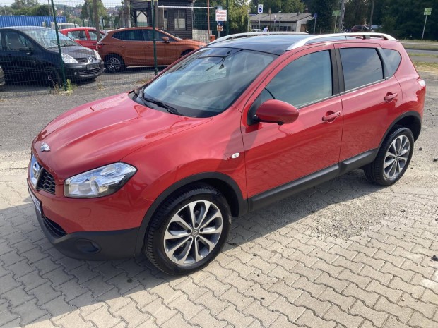 Nissan Qashqai 1.6 dCi Tekna panormatet. Navi...