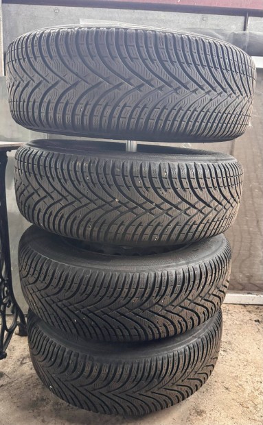 Nissan Qashqai 4db 215/65R16 hasznlt Kleber Krisalp HP3 SUV tli gumi