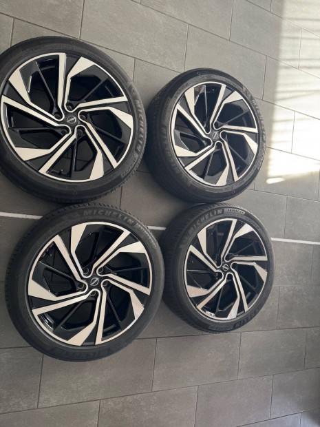 Nissan Qashqai Gyári 20" Újszerü Alufelni