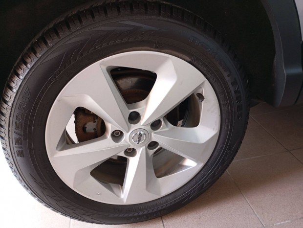 Nissan Qashqai J11 alufelni garnitra jszer tli gumikkal elad