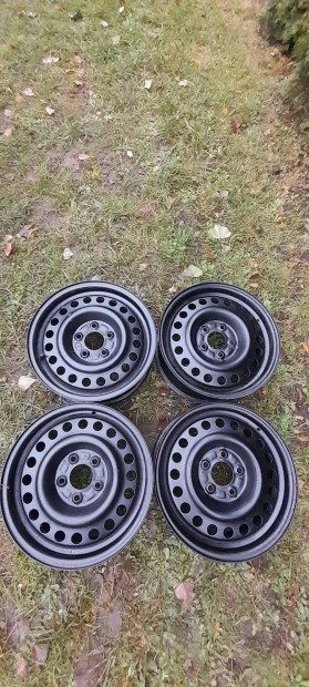 Nissan Qashqai Leaf Juke Lemezfelni Acélfelni Felni 16