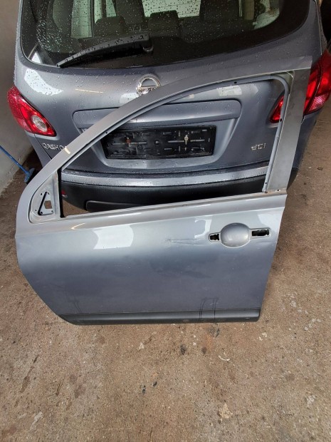 Nissan Qashqai bontott bal els ajt