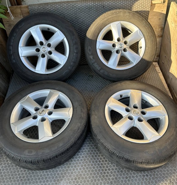 Nissan Qashqai gyri 16" alufelni 5x114.4 felni