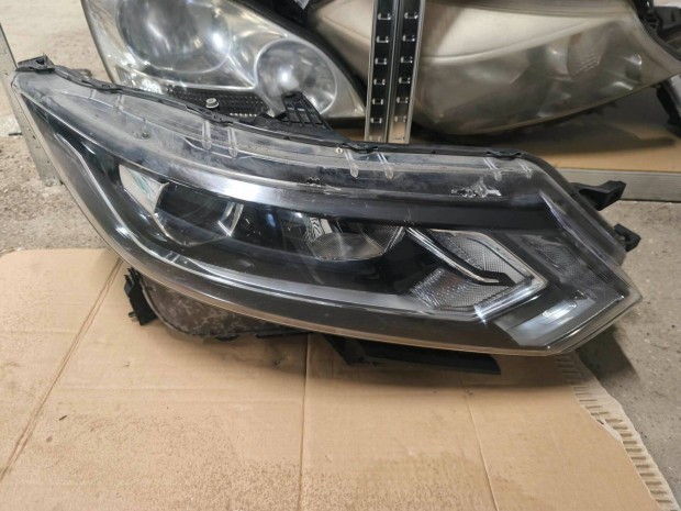 Nissan Qashqai jobb els� f�nysz�r�
