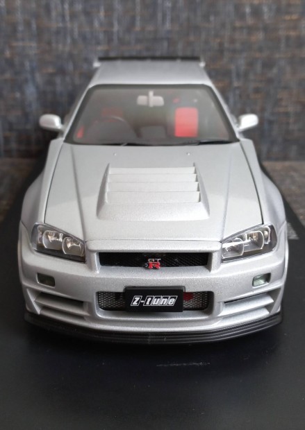 Nissan R34 GT-R Z-tune 1: 18 Autoart