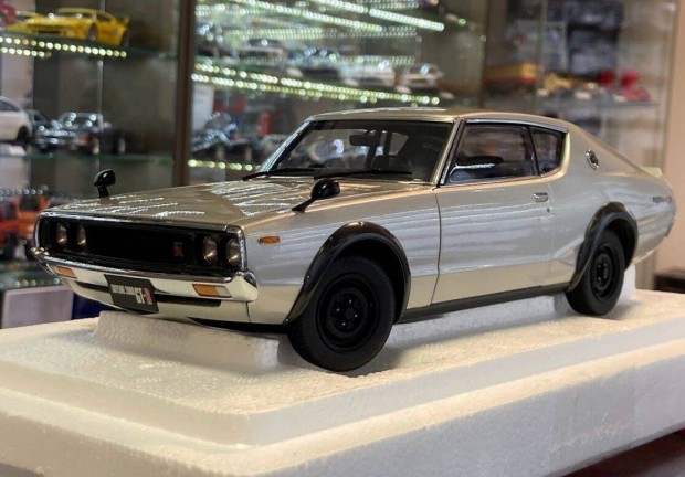 Nissan Skyline GT-R (Kpgc110) 1973 Standard Version Silver 1:18 Autoar