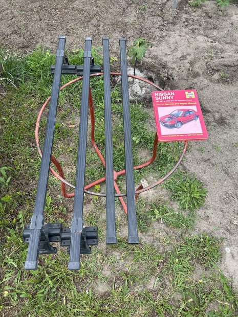 Nissan Sunny tet�csomagtart� k�nyv