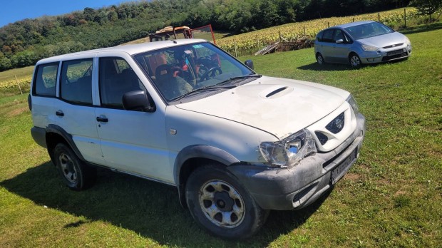 Nissan Terrano 2.7tdi elad
