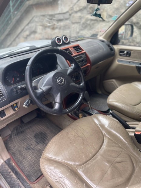 Nissan Terranó 30TDI Automata 7 fős Eladó
