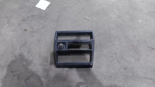 Nissan Terrano WD21 87- M�szerfal k�z�pkonzol r�di�keret keret 9980