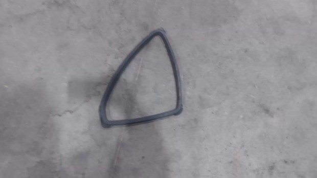 Nissan Terrano WD21 Rakt�r csomagt�r fix �veg gumik�der t�m�t�s 0097