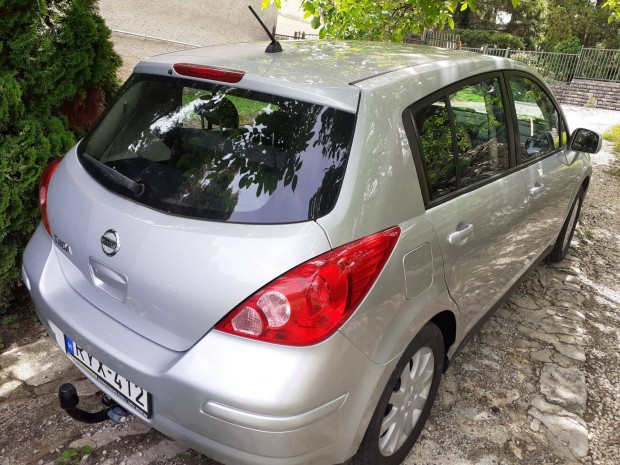 Nissan Tiida 1.6 16V Vez. szervzknyv, garantlt 140.500.-Km. kitn