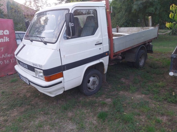 Nissan Trade 2.8 diesel,billen platos elado