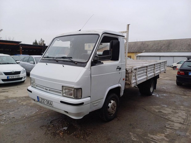 Nissan Trade 3.0 D Autbeszmits