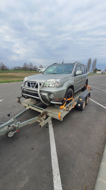 Nissan X-Trail Alkatr�sz