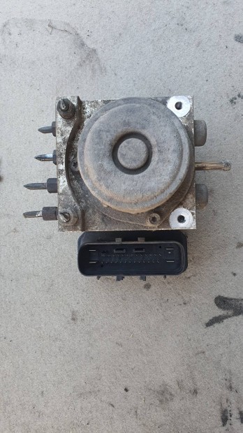 Nissan X-Trail T30 ABS kocka