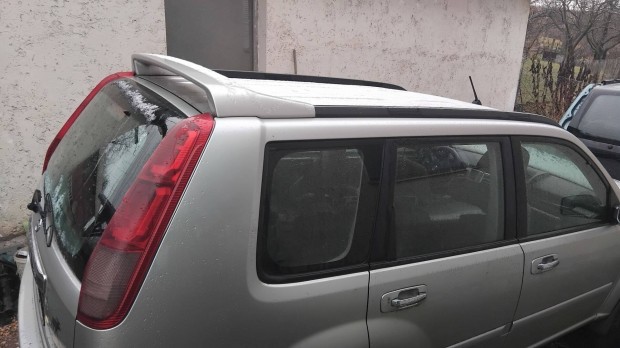 Nissan X-Trail T30 Spoiler Ezüst vagy kék színben