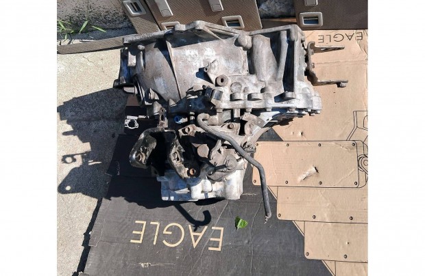 Nissan X-Trail (T30) 2.2D sebess�gv�lt�