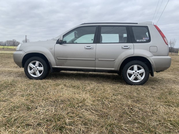 Nissan X-Trail felni terep gumival 