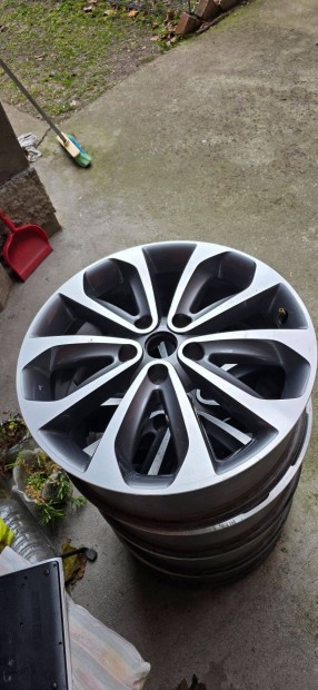 Nissan ,Renault Alufelni 18"col 5x114.3