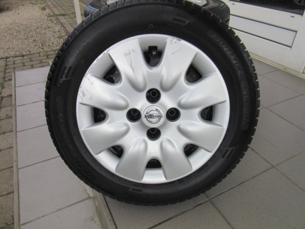 Nissan aclfelni 165/70 R 14 tli gumival elad