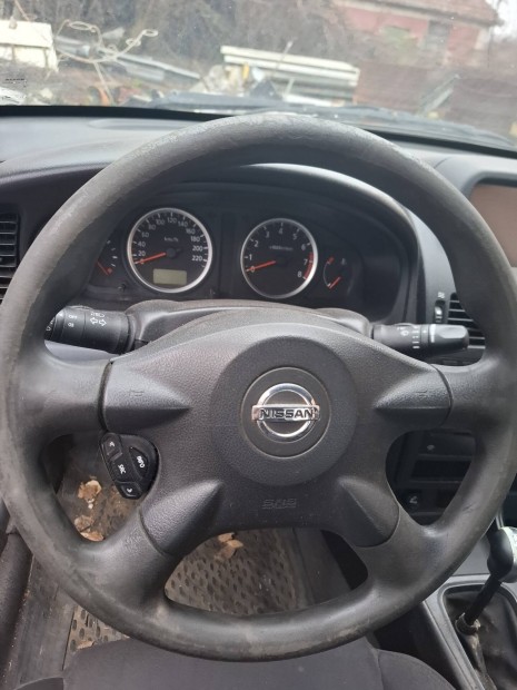 Nissan almera N16 bont�dik