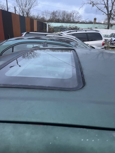 Nissan almera elad 
