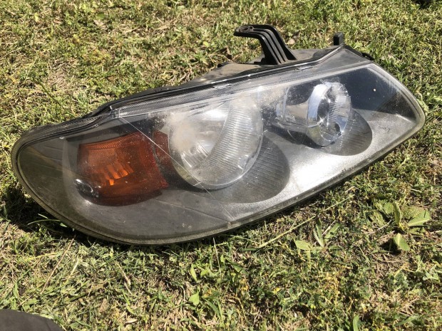 Nissan almera jobb fényszóró