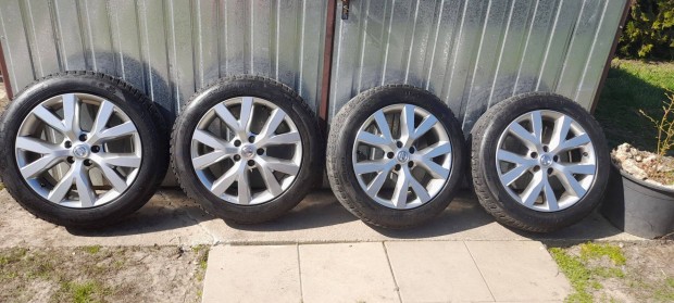 Nissan alufelni garnit�ra