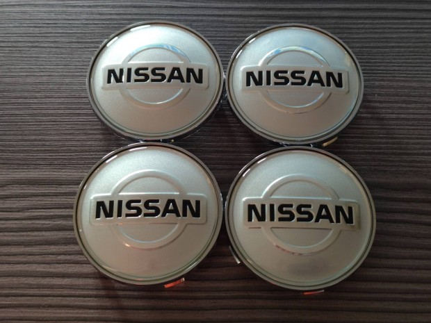 Nissan alufelni kupak: 68 mm
