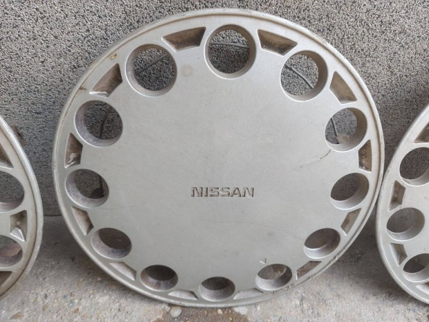 Nissan dsztrcsa 13"